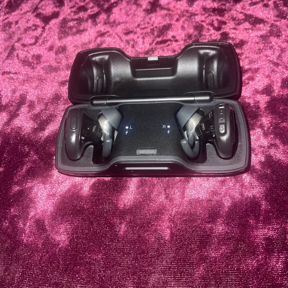 Bose Wireless Ear phones. Used twice. Like New - Picture 3 of 6